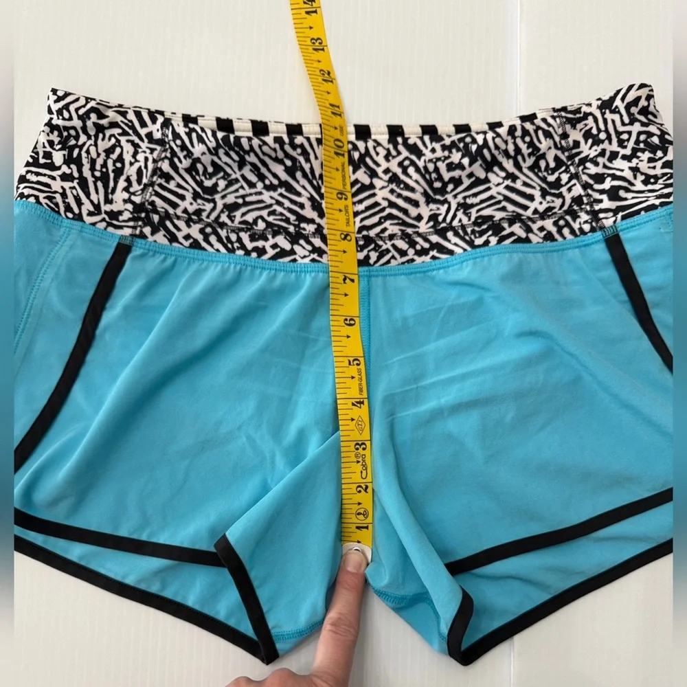 LULULEMON Fresco Blue / Mini Brushed Animal Run Times 4-Way Stretch Shor…